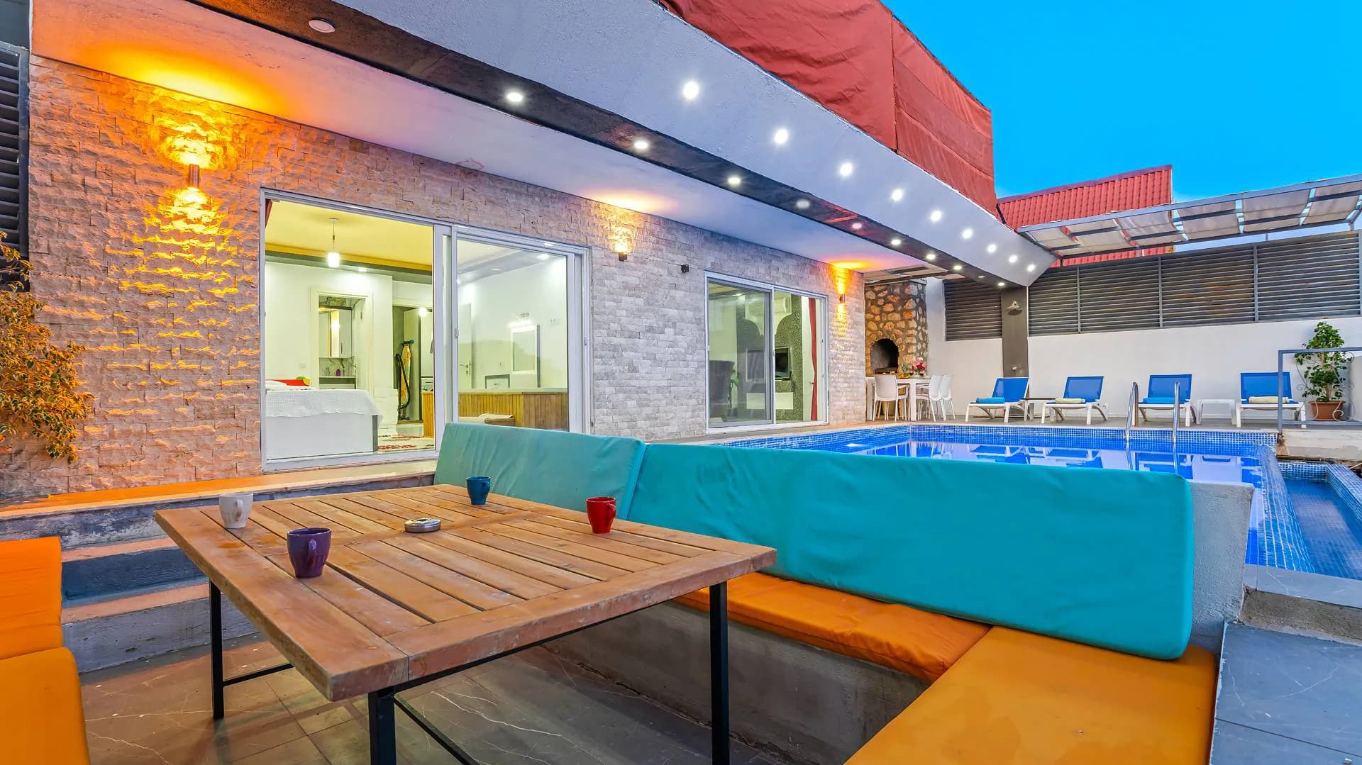 Kaş Bezirgan'da Çekirdek Ailelere Uygun, Isıtmalı Havuzlu, Kiralık Villa görsel 1