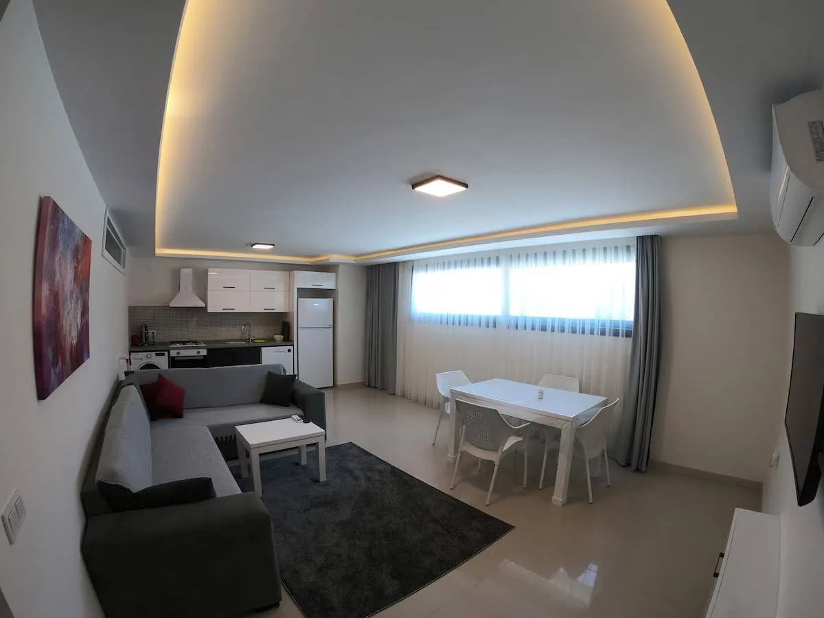 Çeşme Dalyan'da Merkeze Yakın Konumda, 1+1, Konforlu Suit görsel 1