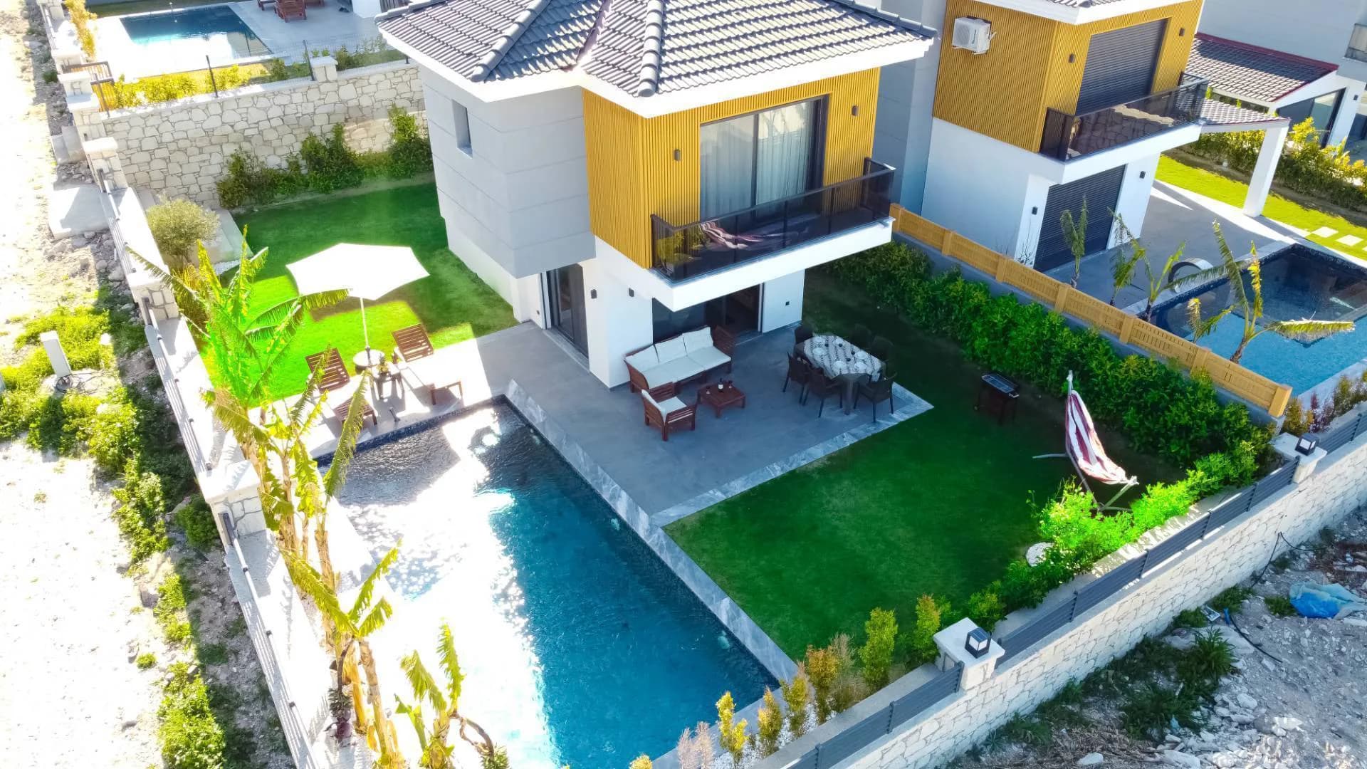 İzmir Çeşme'de Merkezi Konumda, Özel Havuzlu, Lüks Villa görsel 1