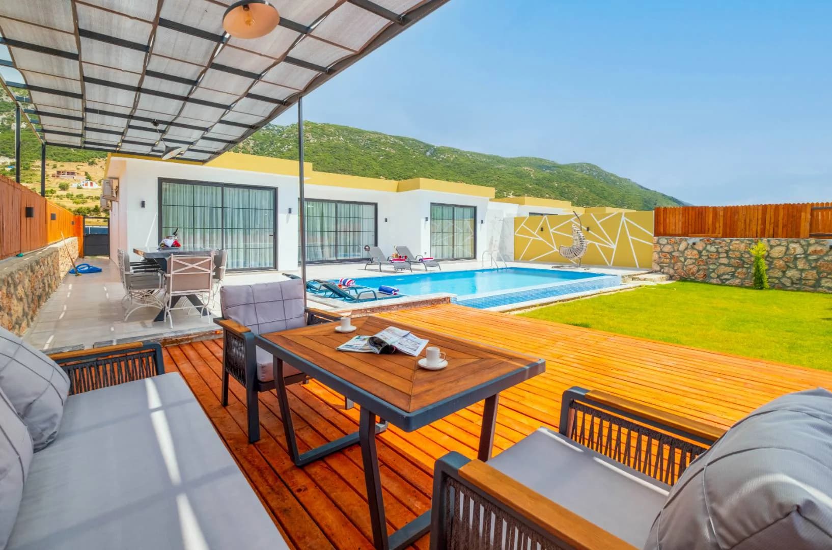 Kaş Sarıbelen'de Geniş Bahçe İçerisinde, Özel Havuzlu, Lüks Villa görsel 1
