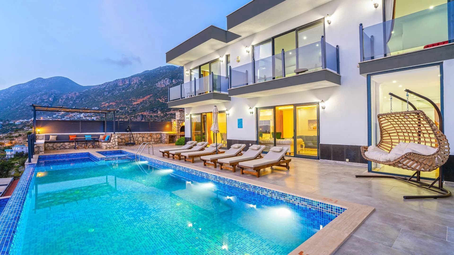 Kaş Bezirgan'da Deniz Manzaralı, Özel Havuzlu, Jakuzili, Lüks Villa görsel 1