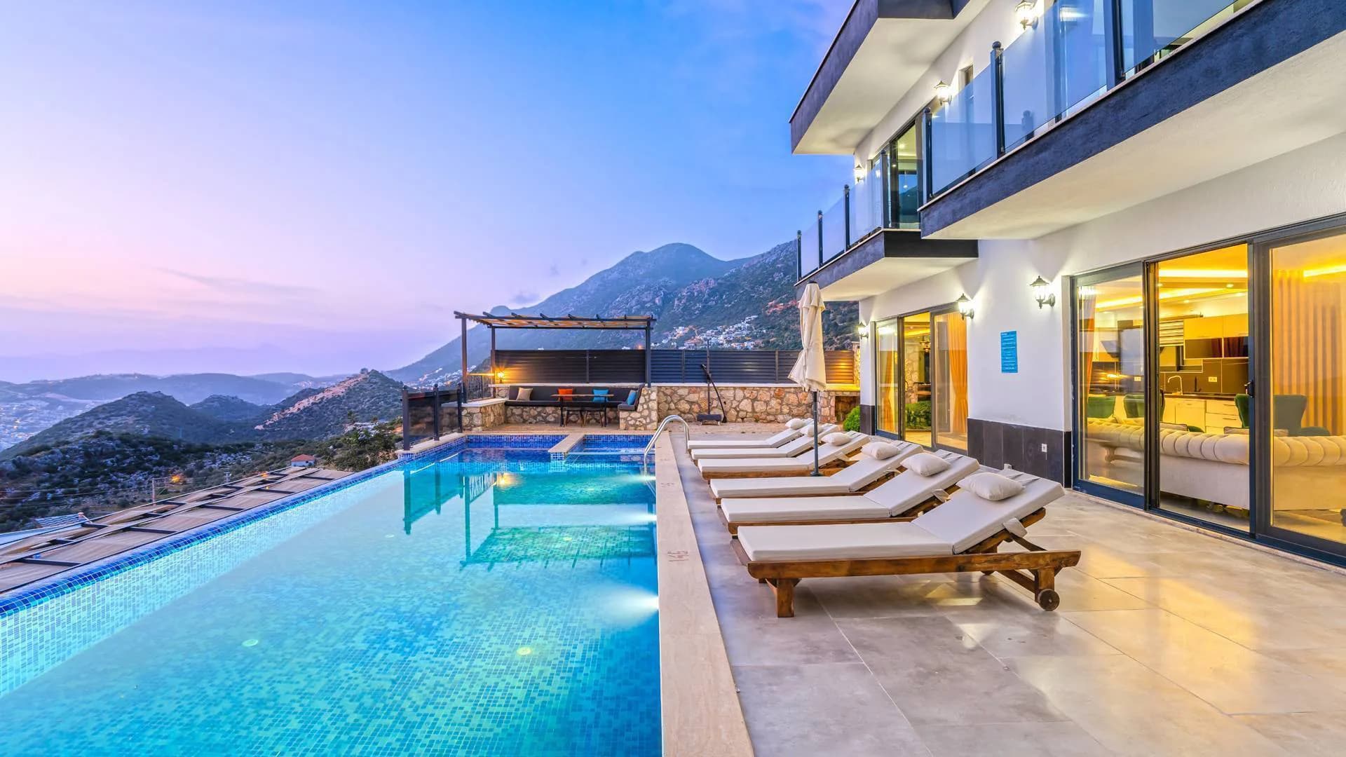 Kaş Bezirgan'da Deniz Manzaralı, Özel Havuzlu, Jakuzili, Lüks Villa görsel 2