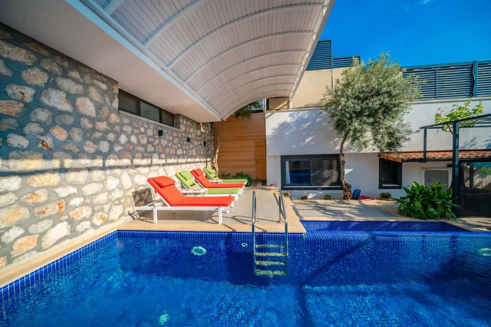 Kaş Bezirgan'da Doğa İle İç İçe, Özel Havuzlu, Balayı Konseptli Villa görsel 2