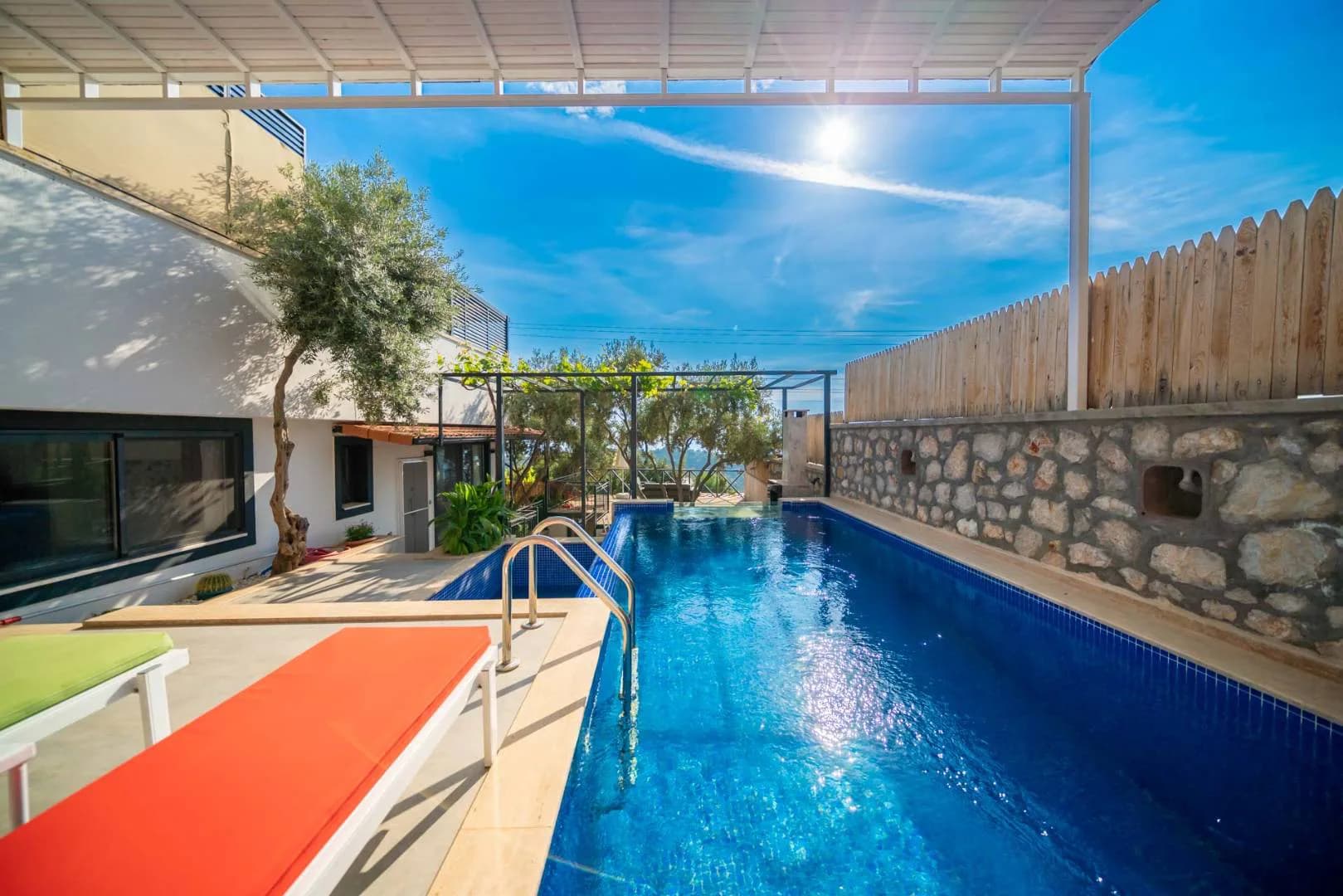 Kaş Bezirgan'da Doğa İle İç İçe, Özel Havuzlu, Balayı Konseptli Villa görsel 3
