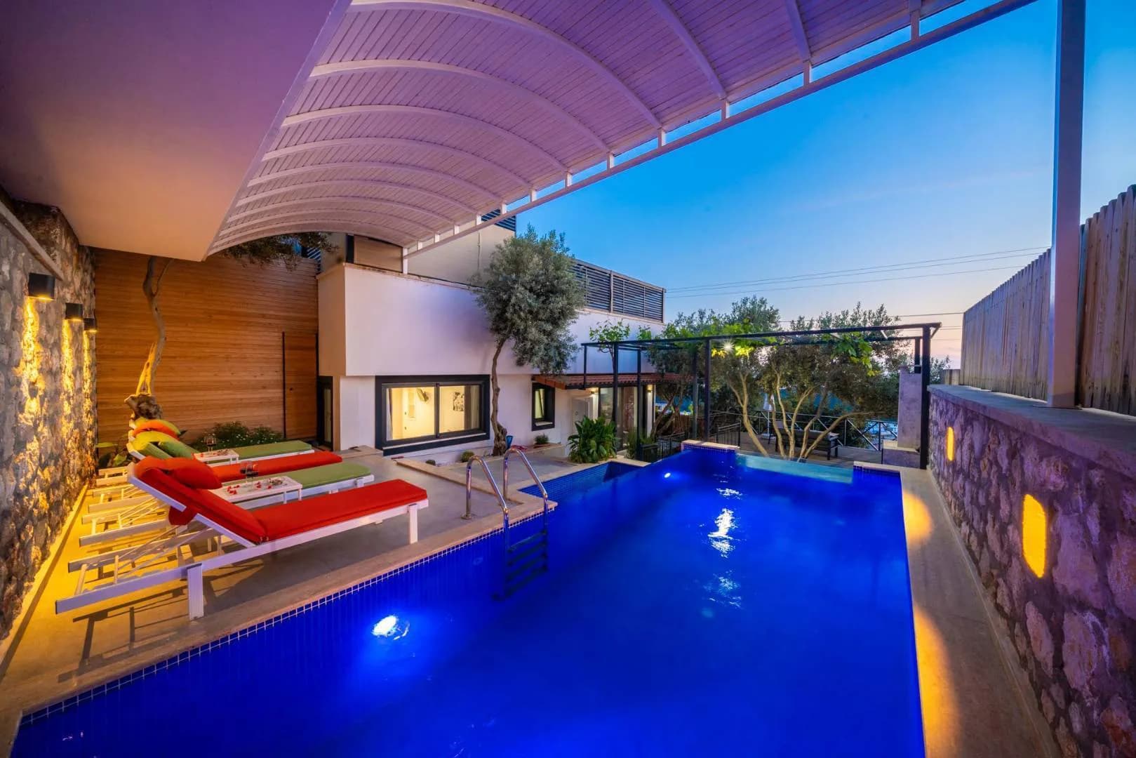 Kaş Bezirgan'da Doğa İle İç İçe, Özel Havuzlu, Balayı Konseptli Villa görsel 1