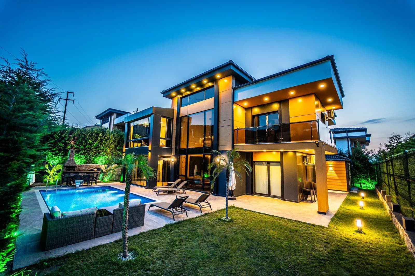 Sapanca Kırkpınar'da Merkezi Konumda, Isıtmalı Havuzlu, Lüks Villa görsel 1