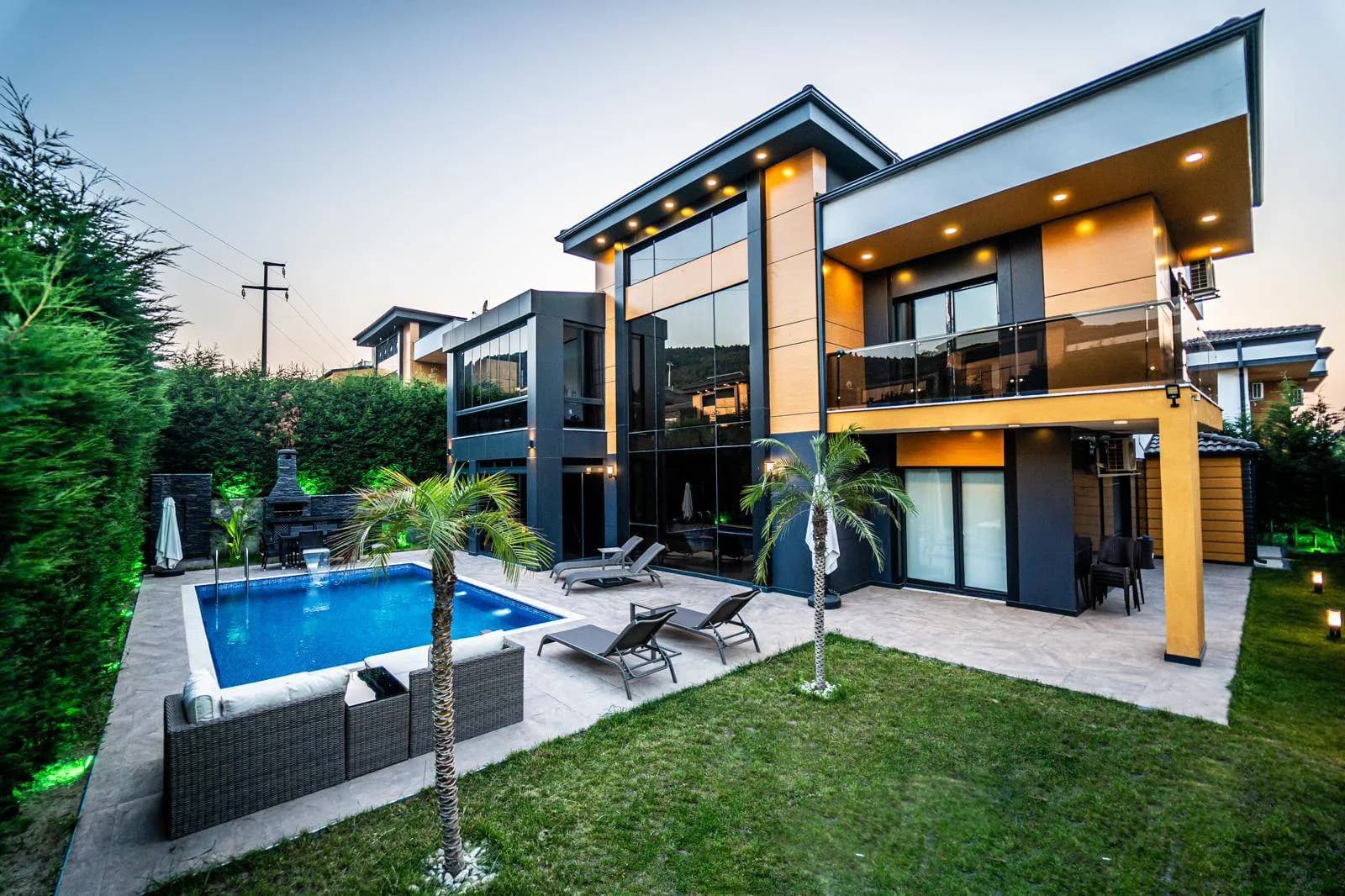 Sapanca Kırkpınar'da Merkezi Konumda, Isıtmalı Havuzlu, Lüks Villa görsel 3