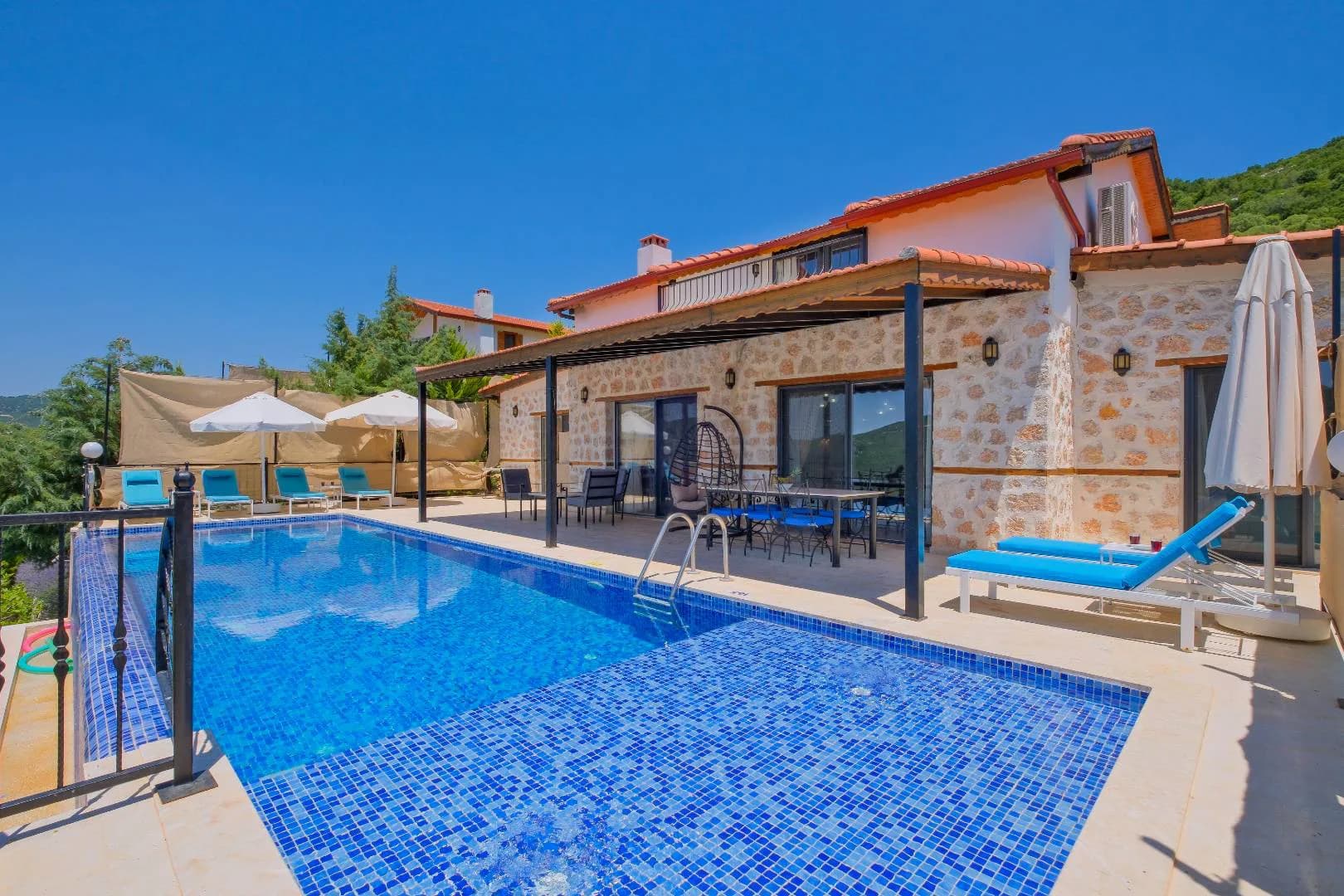 Kaş Sarıbelen'de Büyüleyici Doğada, Özel Havuzlu, Kiralık Villa görsel 1