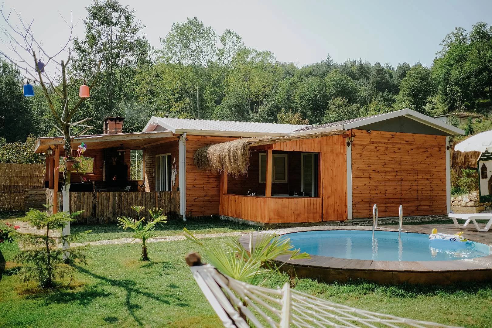 Sapanca Memnuniye'de Geniş Bahçeli, Şömineli ve Jakuzili, Kiralık Villa görsel 1