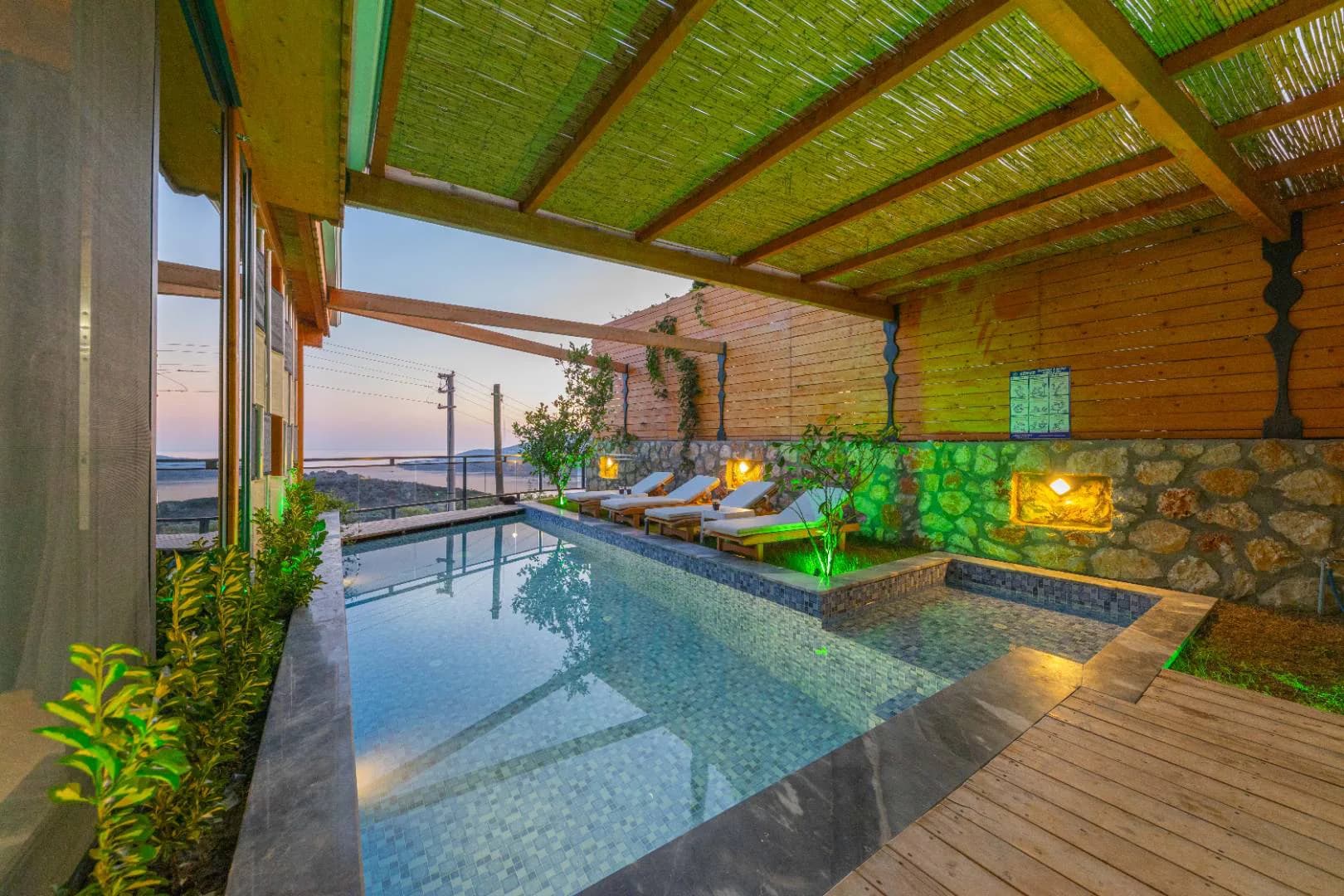 Kaş Bezirgan'da Tasarımıyla Büyüleyen, Özel Havuzlu, Ahşap Villa görsel 2