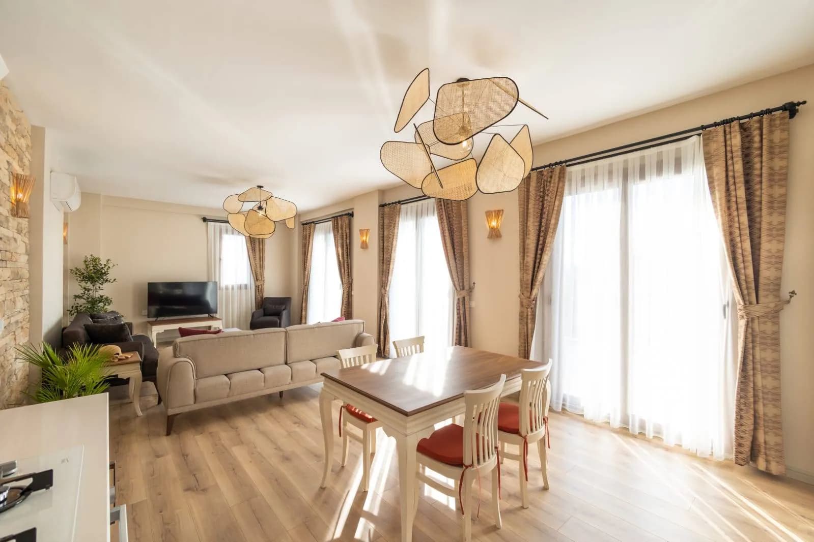 Marmaris Söğüt'te Enfes Deniz Manzaralı, Özel Havuzlu, Kiralık Villa görsel 3