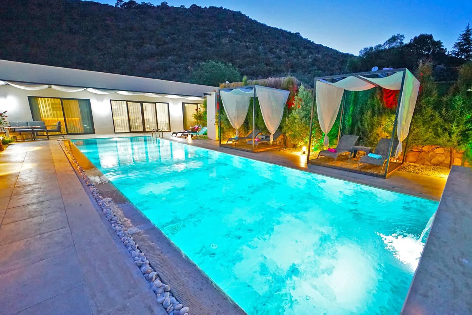 Muğla Fethiye'de Doğa İçerisinde, Özel Havuzlu, Kiralık Lüks Villa görsel 1