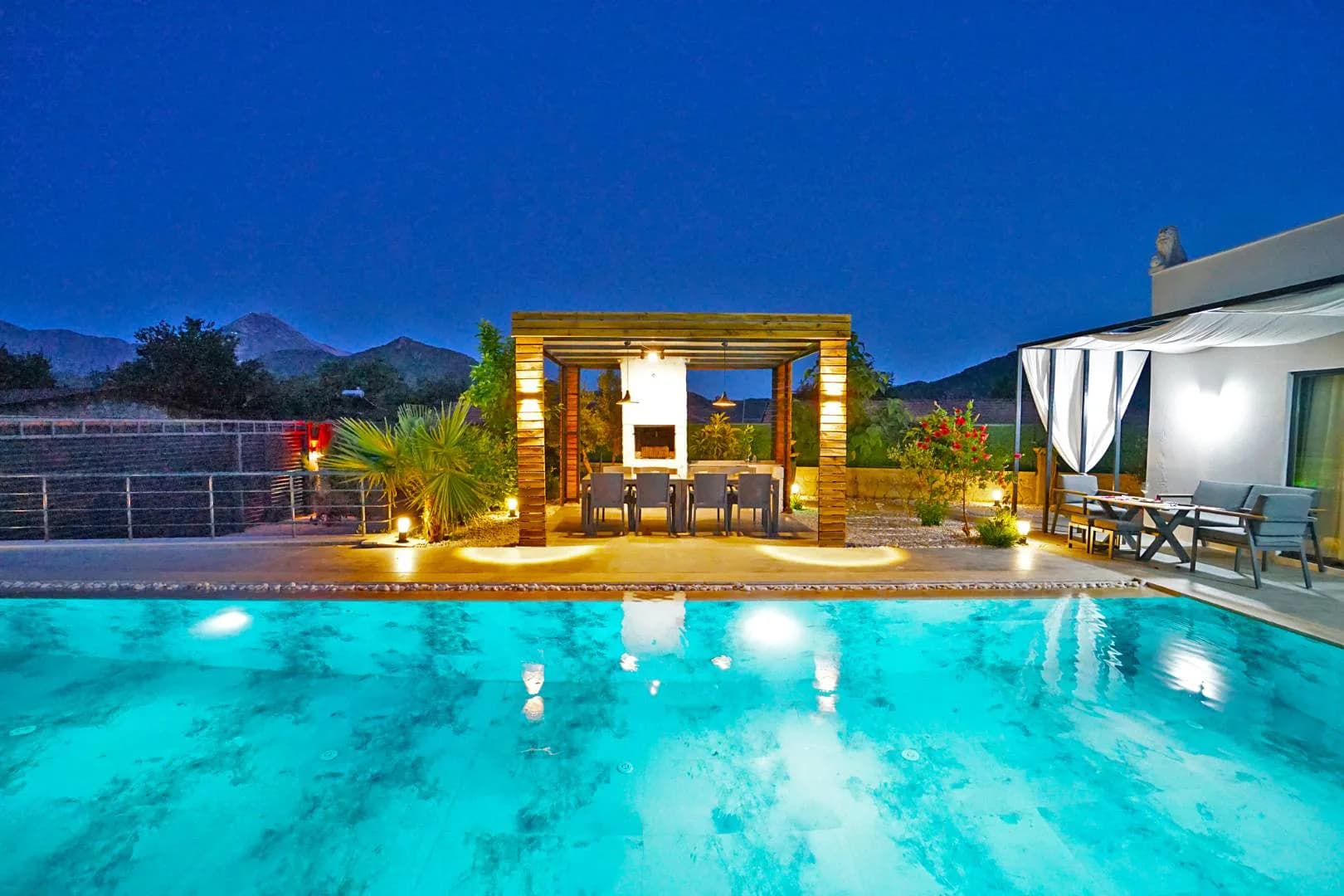 Muğla Fethiye'de Doğa İçerisinde, Özel Havuzlu, Kiralık Lüks Villa görsel 3