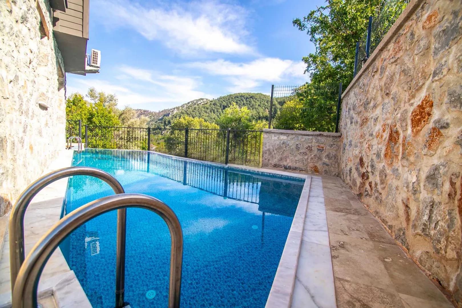 Marmaris Turgut'ta Eşsiz Doğada, Özel Havuzlu, Lüks Villa görsel 1