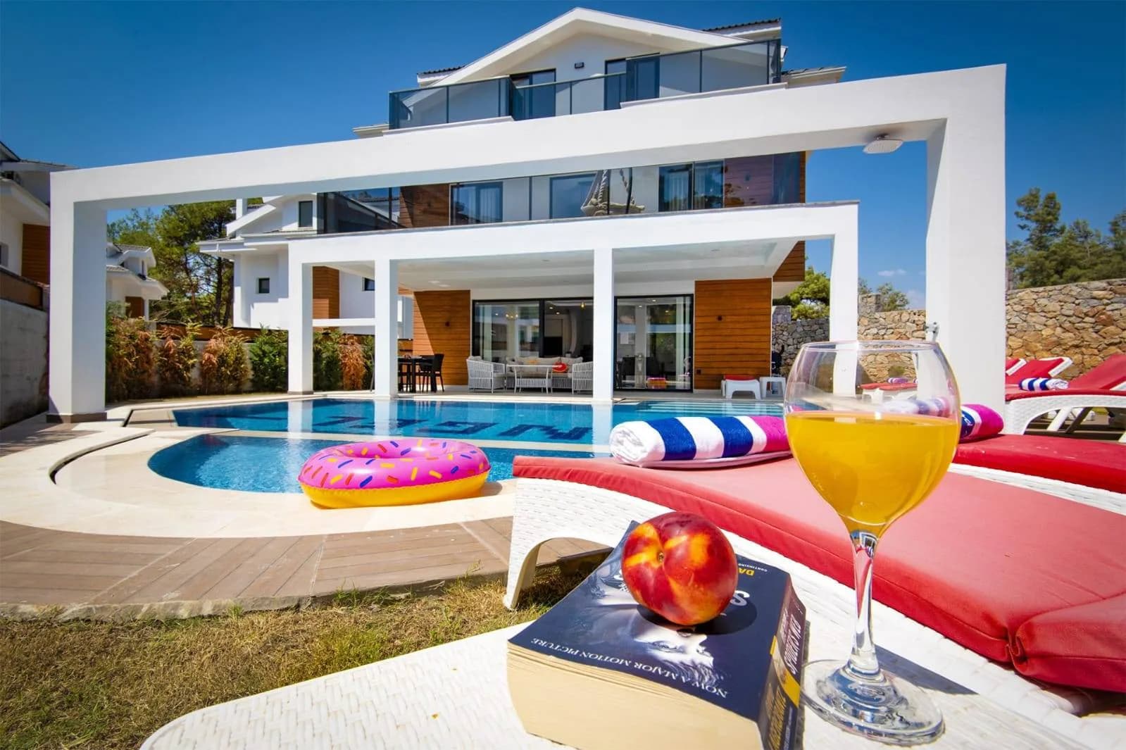 Fethiye Ölüdeniz'de Büyük Bahçeli, Özel Havuzlu, Lüks Villa görsel 1