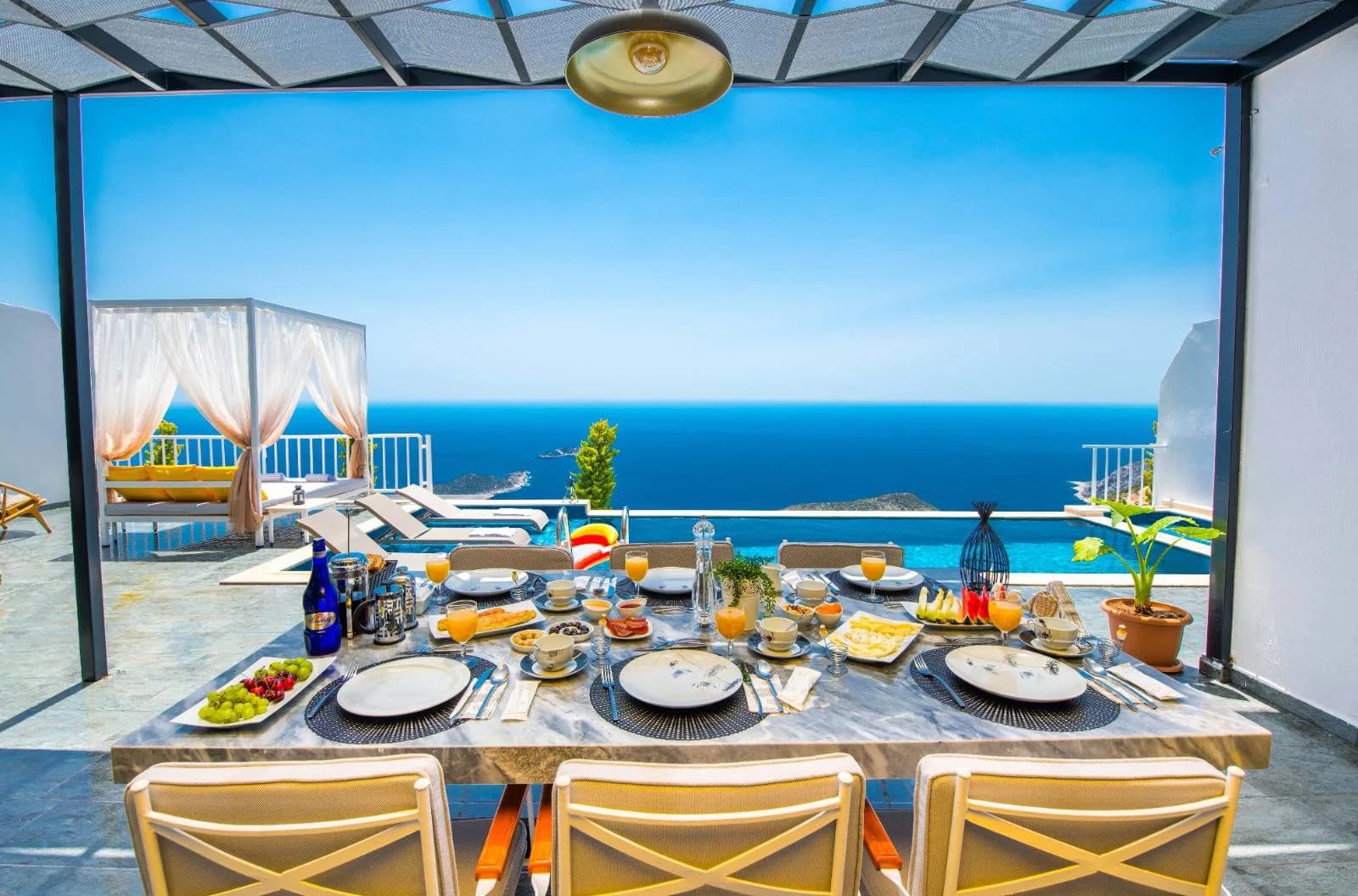 Kaş Bezirgan'da Yeşillikler İçerisinde, Özel Havuzlu, Kiralık Villa görsel 1