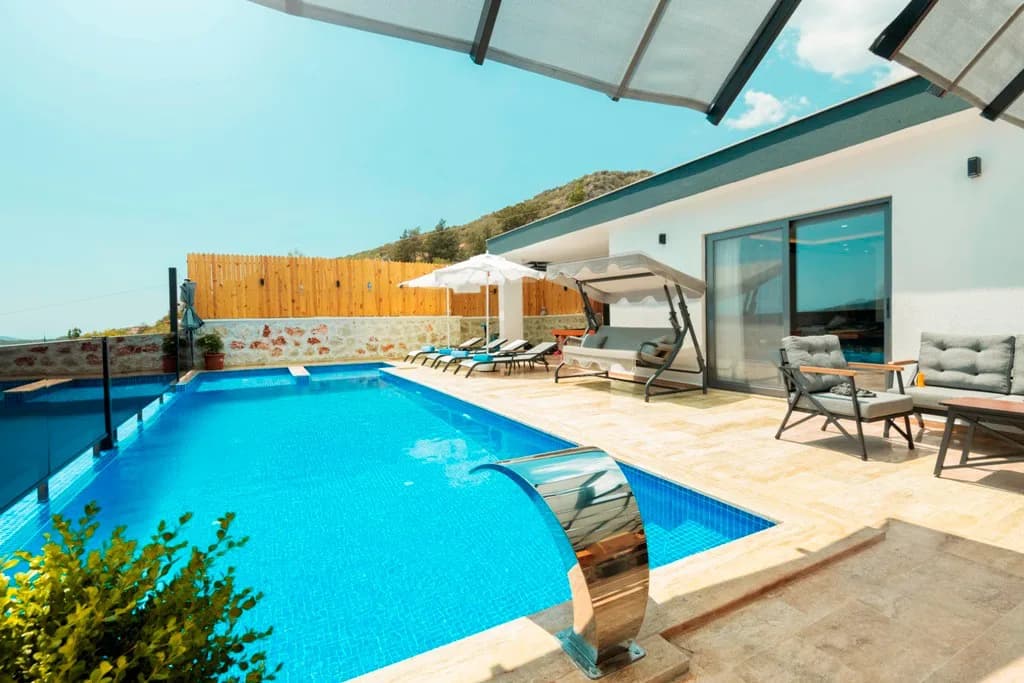 Kaş İslamlar'da Muhteşem Doğada, Yetişkin ve Çocuk Havuzlu, Lüks Villa görsel 1