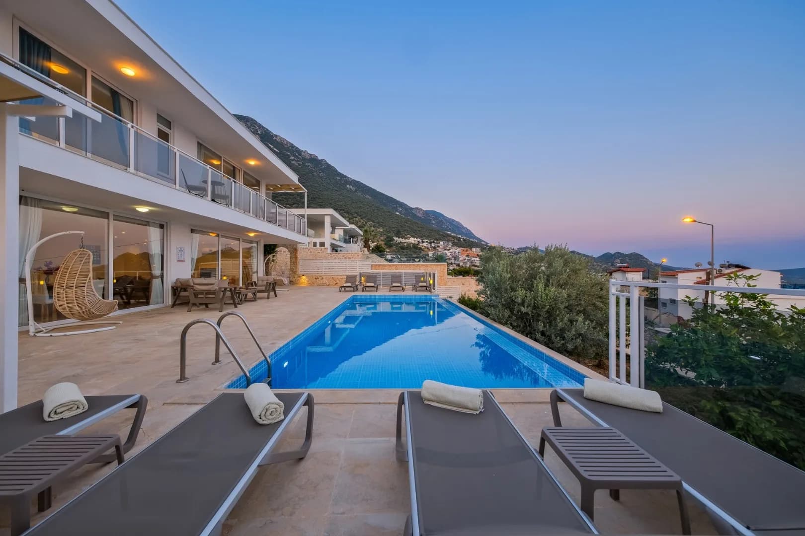 Kaş Kalkan'da Merkezi Konumda, Özel Havuzlu, Jakuzili, Kiralık Villa görsel 3