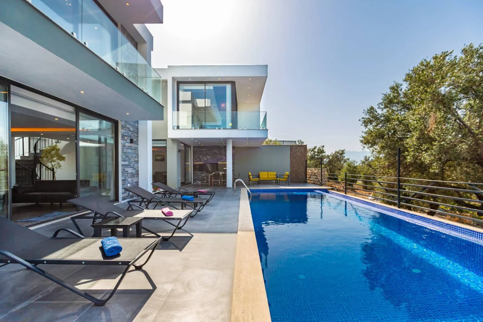 Antalya Kaş'ta Özel Havuzlu, Bahçeli, 5 Kişilik, Lüks Villa görsel 3