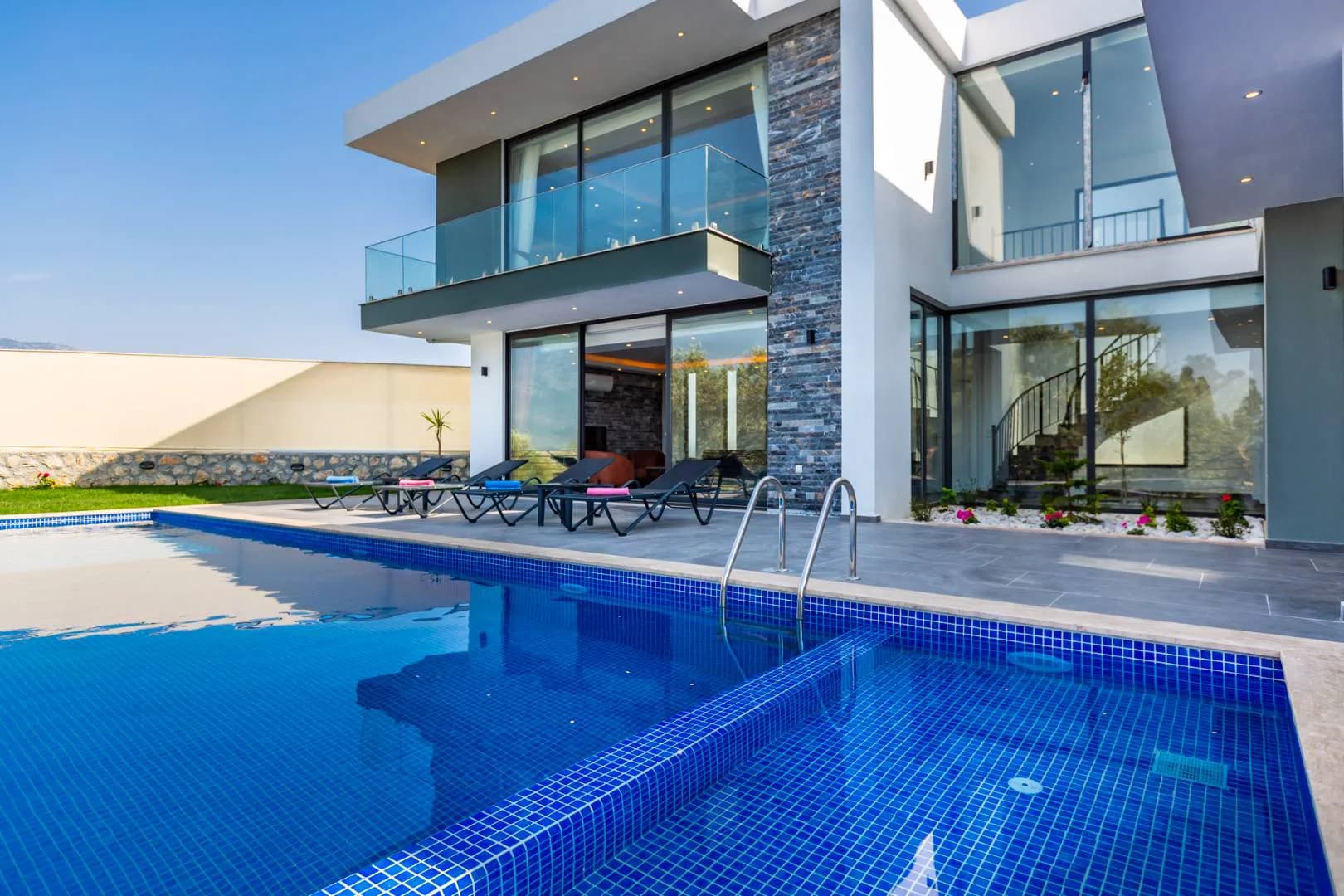 Antalya Kaş'ta Özel Havuzlu, Bahçeli, 5 Kişilik, Lüks Villa görsel 1