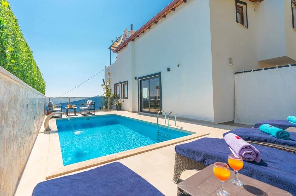 Kaş Bezirgan'da Merkeze Yakın Konumda, Özel Havuzlu, Kiralık Villa görsel 1
