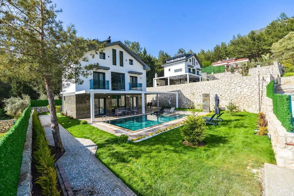 Fethiye Ölüdeniz'de Modern Tasarımlı, Özel Havuzlu, Lüks Villa görsel 2
