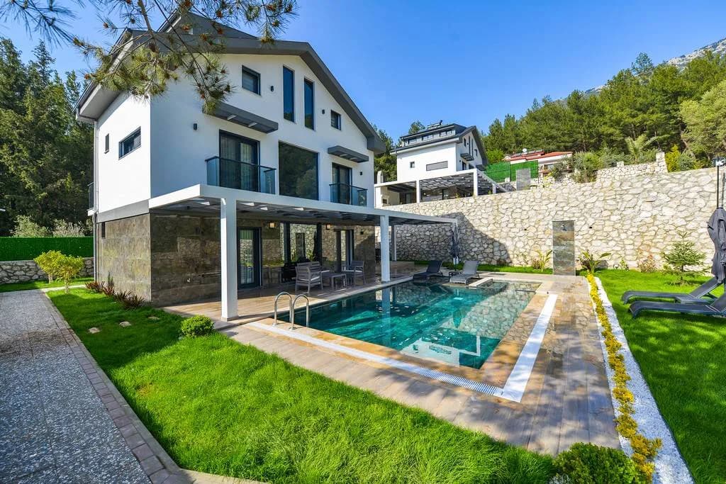 Fethiye Ölüdeniz'de Modern Tasarımlı, Özel Havuzlu, Lüks Villa görsel 3