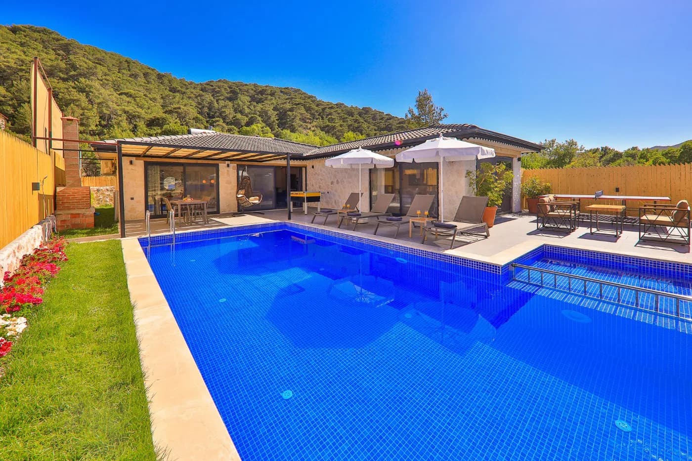 Kaş Sarıbelen'de Mükemmel Doğada, Özel Havuzlu, Kiralık Villa görsel 1