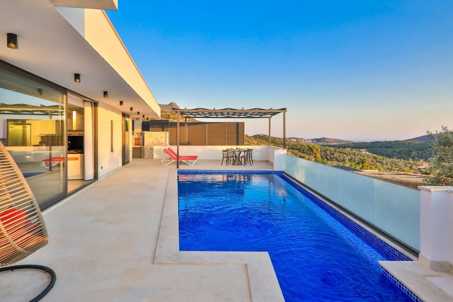 Kaş Üzümlü'de Muhteşem Doğa Manzaralı, Özel Havuzlu, Kiralık Villa görsel 2
