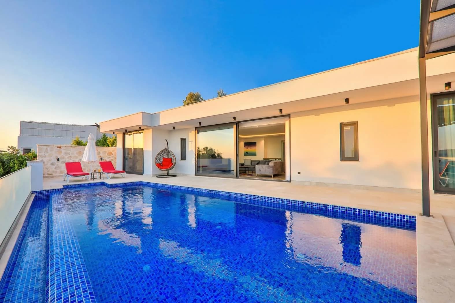 Kaş Üzümlü'de Muhteşem Doğa Manzaralı, Özel Havuzlu, Kiralık Villa görsel 1