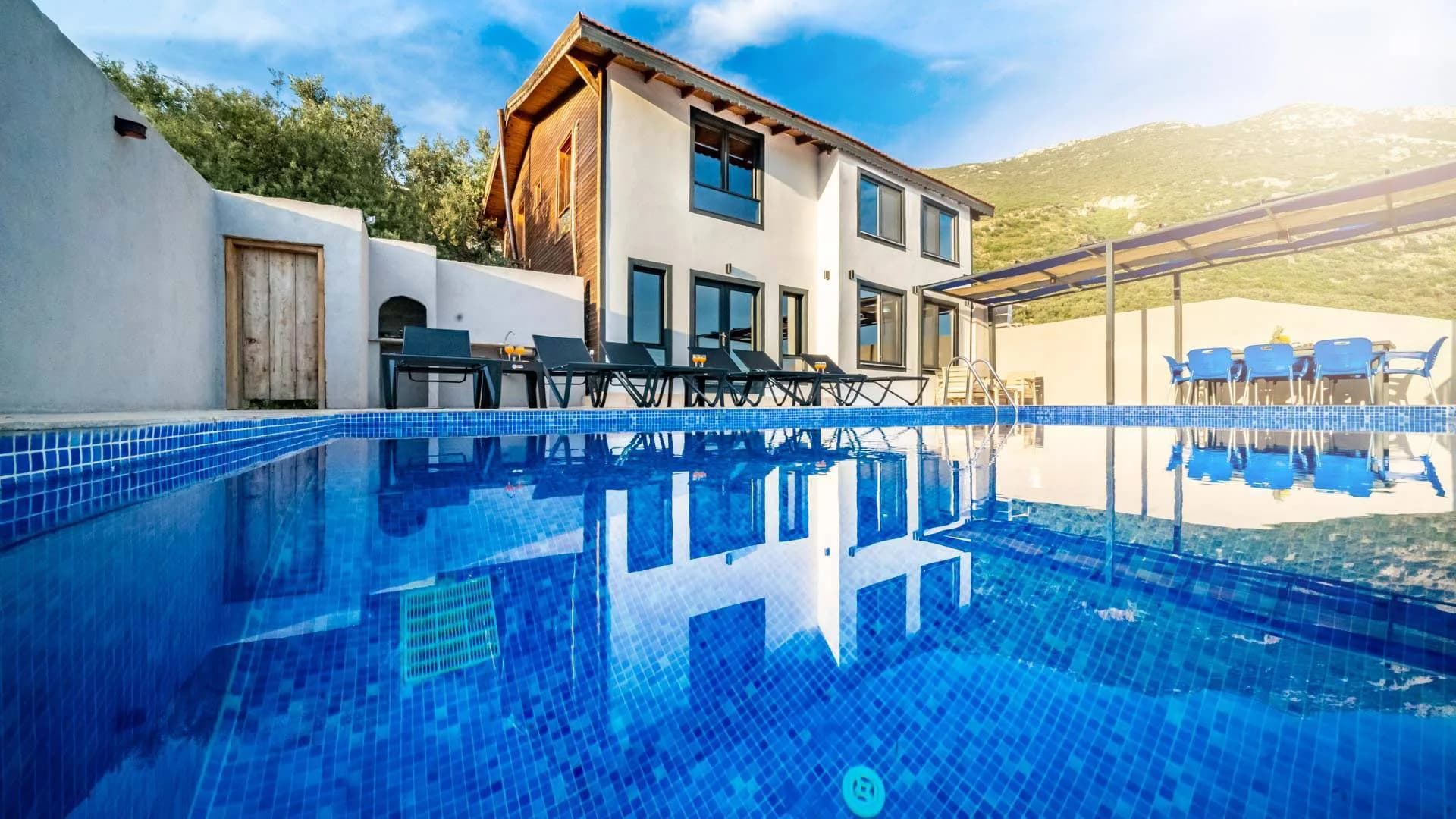 Kaş İslamlar'da Ahşap Mimarili, Sonsuzluk Havuzlu, Kiralık Villa görsel 2