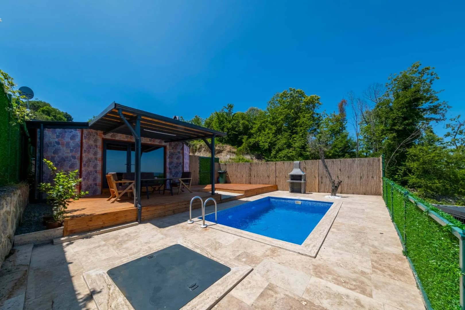 Sapanca Nailiye'de Minimalist Tasarımlı, Özel Havuzlu, 1+0 Villa görsel 1