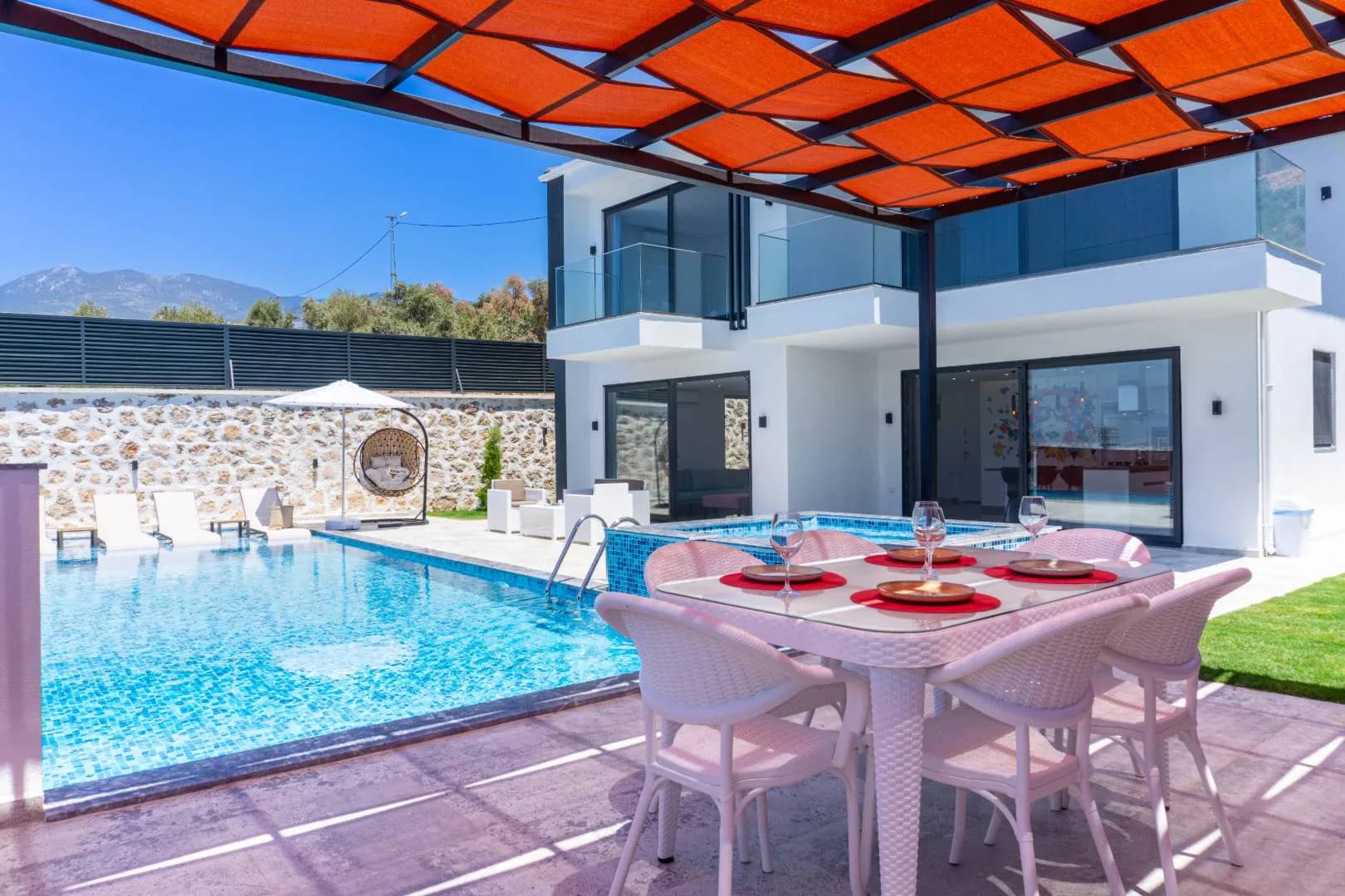 Kaş Yeşilköy'de Balayı Çiftlerine Uygun, Özel Havuzlu, Lüks Villa görsel 3
