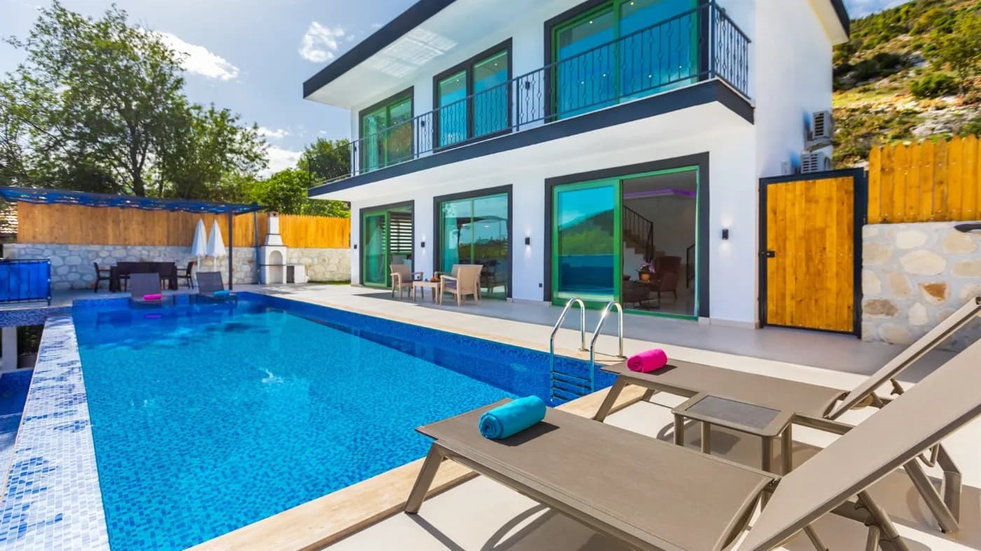 Kaş Sarıbelen'de Çift Jakuzili, Özel Havuzlu, Modern Villa görsel 1