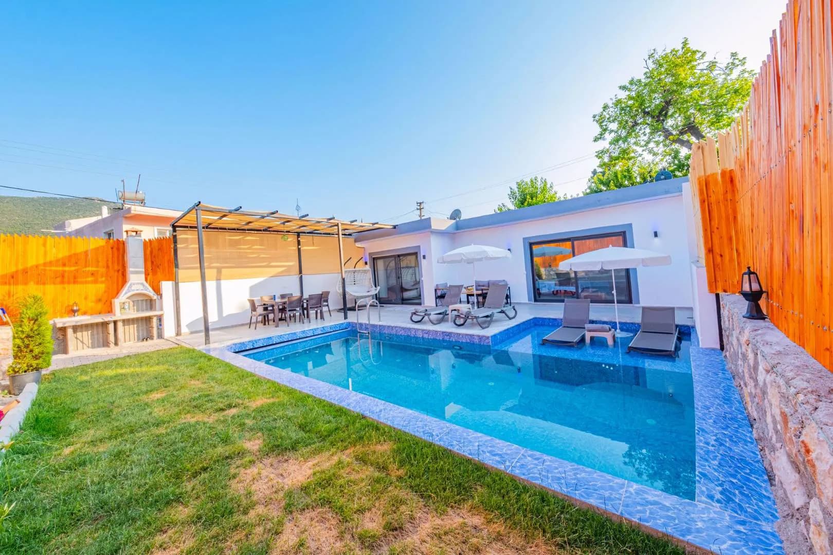 Kaş Yeşilköy'de Yeşillikler İçerisinde, Özel Havuzlu, Jakuzili Villa görsel 2
