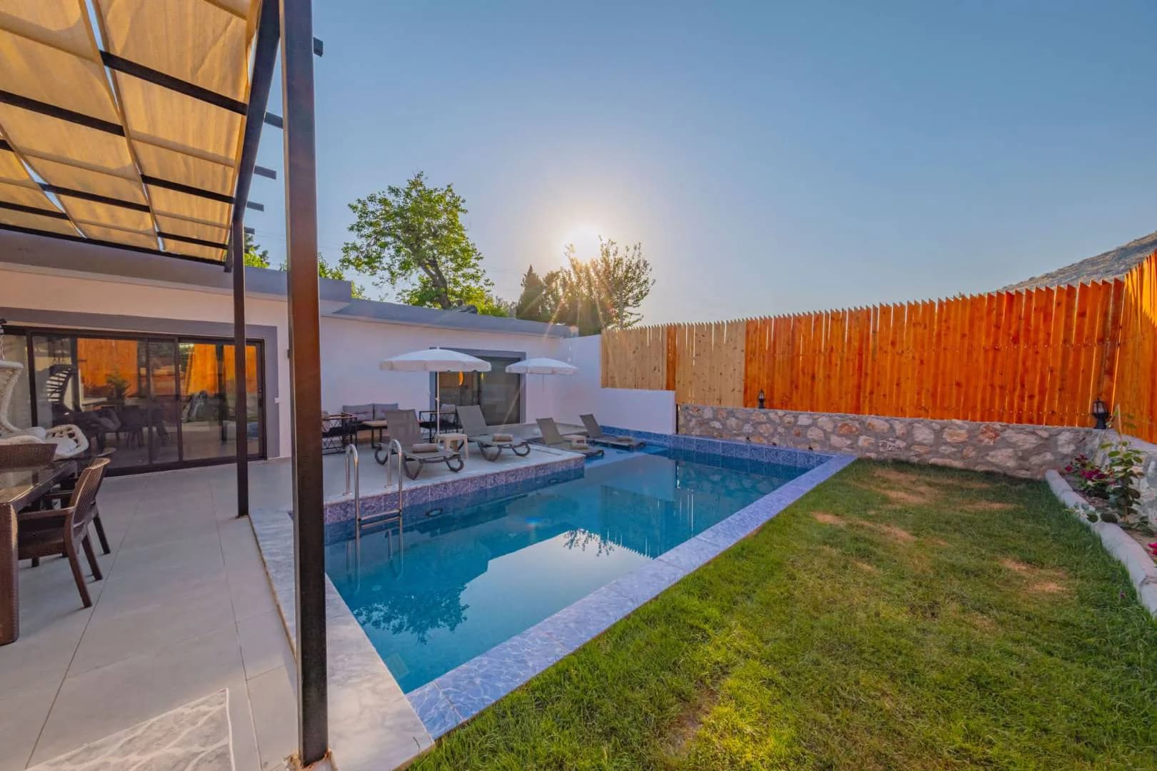 Kaş Yeşilköy'de Yeşillikler İçerisinde, Özel Havuzlu, Jakuzili Villa görsel 3