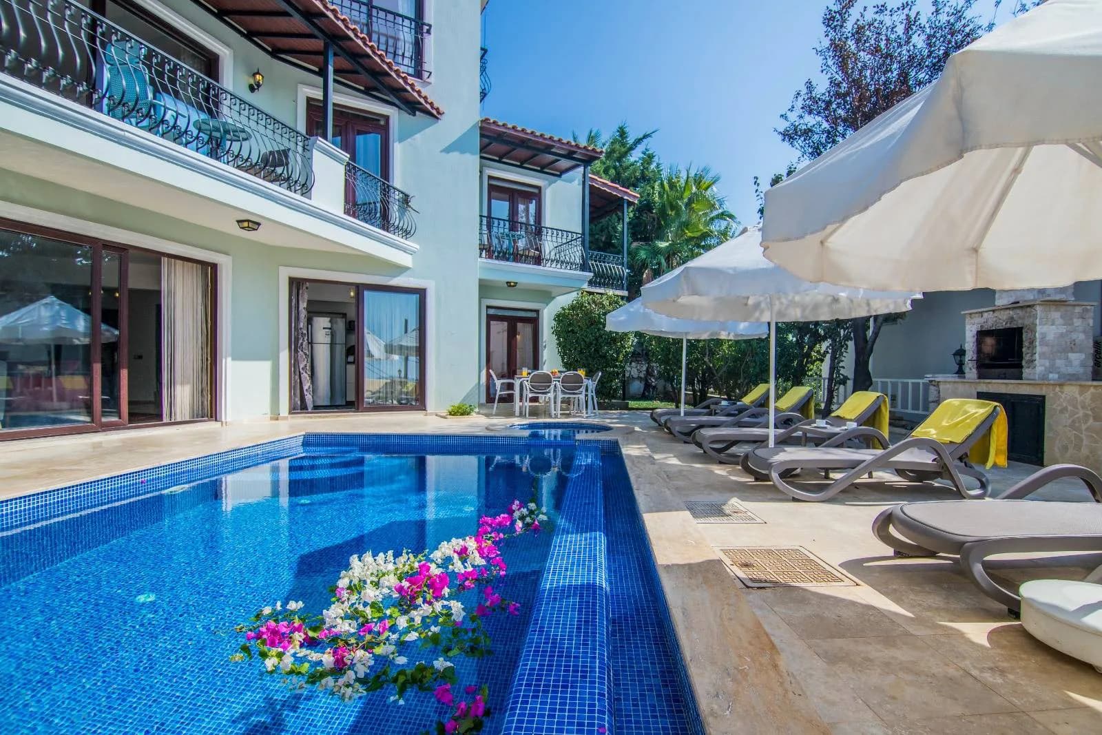 Kaş İslamlar'da Nezih Konumda, Özel Havuzlu, 5+1 Villa görsel 1