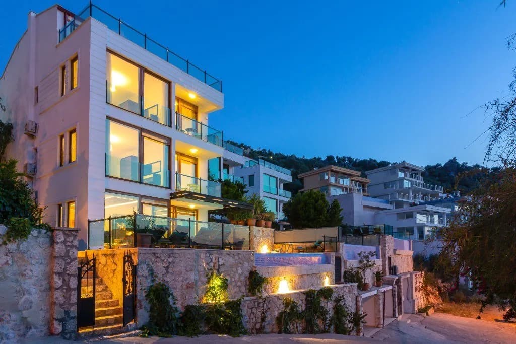 Kalkan Kışla'da Muhteşem Deniz Manzaralı, Özel Havuzlu, Modern Villa görsel 2