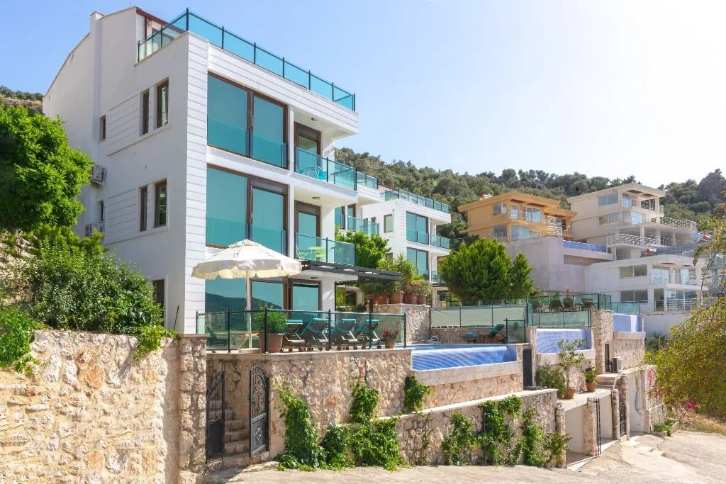 Kalkan Kışla'da Muhteşem Deniz Manzaralı, Özel Havuzlu, Modern Villa görsel 1