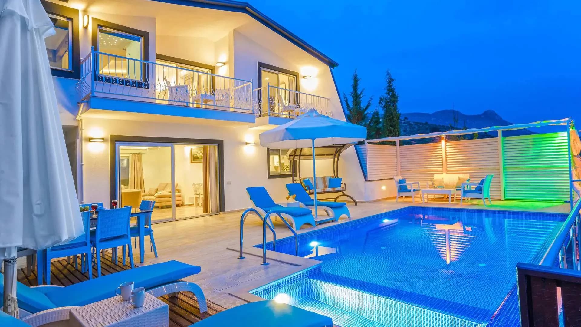 Kaş Üzümlü'de Harika Doğa Manzaralı, Özel Havuzlu, Kiralık Villa görsel 1