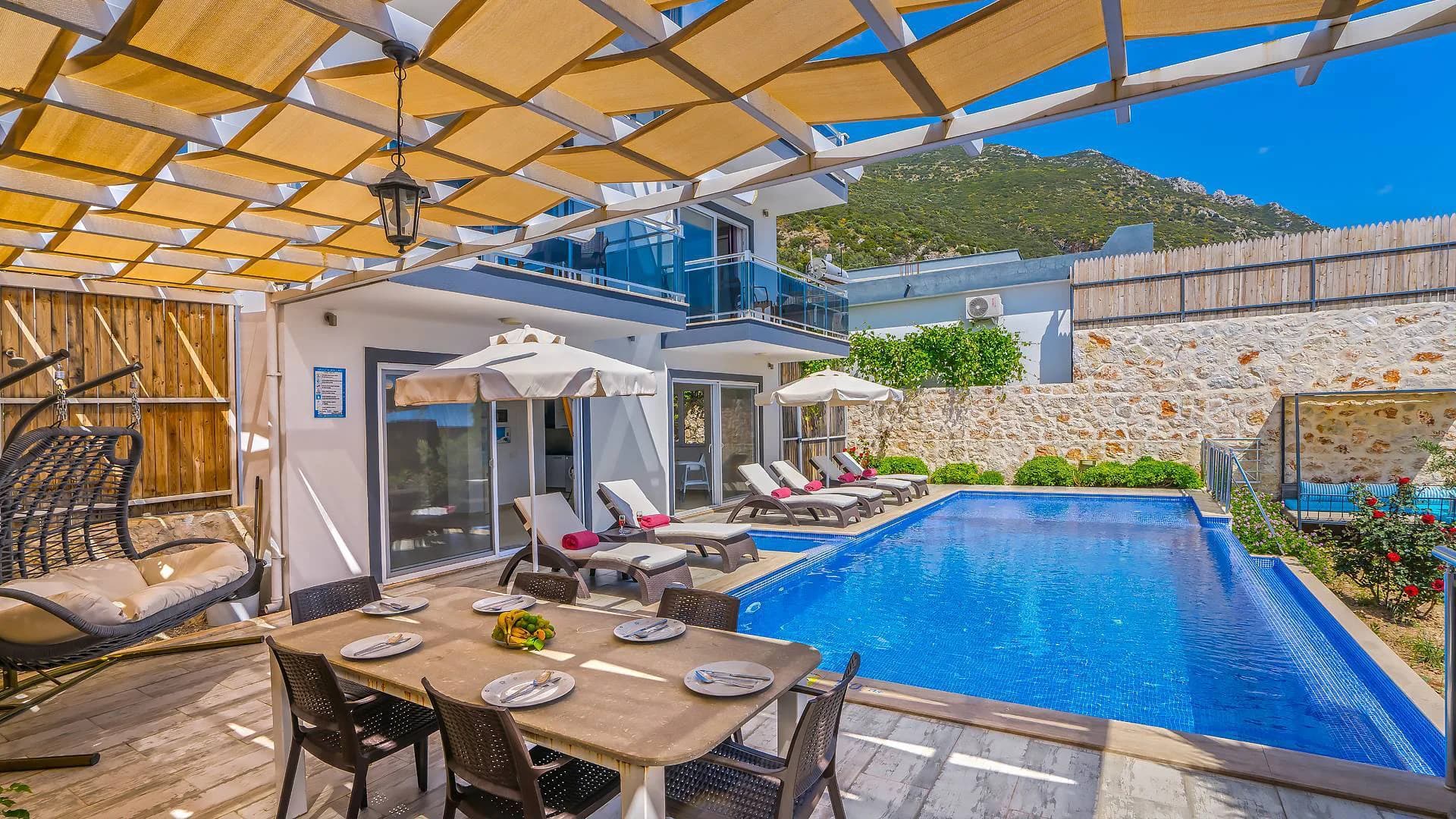 Kaş İslamlar'da Geniş Ailelere Uygun, Özel Havuzlu, Ferah Villa görsel 3