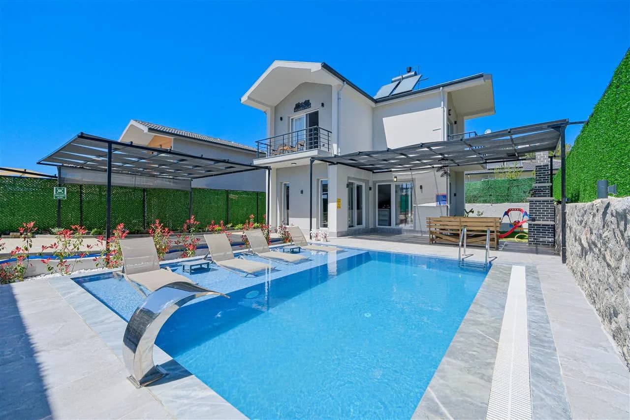 Fethiye Ölüdeniz'de Merkeze Yakın, Özel Havuzlu, 2+1 Kiralık Villa görsel 1