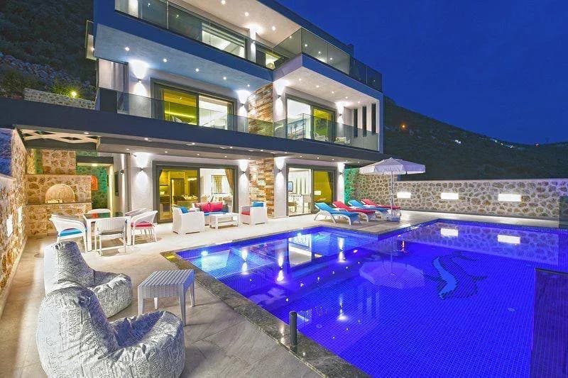 Kaş Bezirgan'da Muhteşem Deniz Manzaralı, Sonsuzluk Havuzlu, 3+1 Villa görsel 1