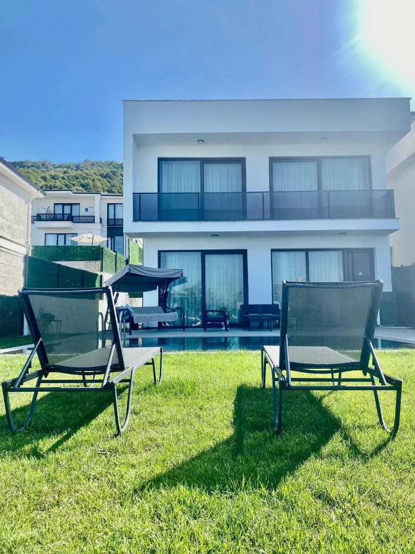 Sapanca Kırkpınar'da Modern Tasarımlı, Özel Havuzlu, 3+1 Villa görsel 2