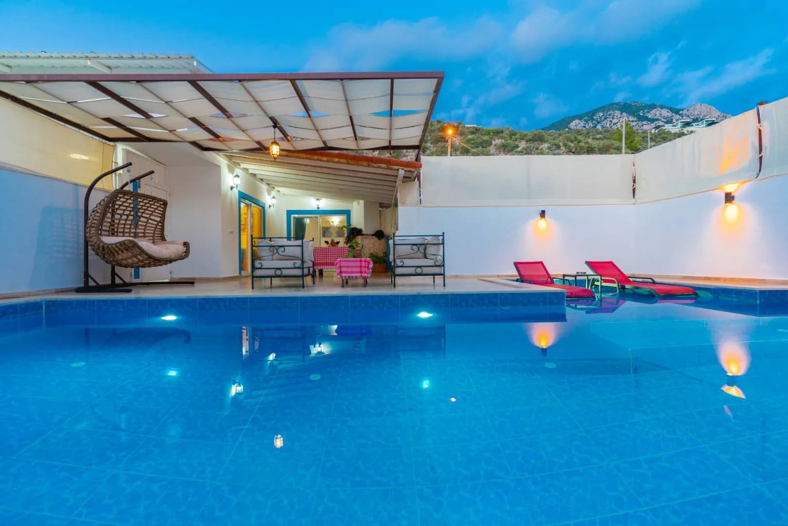 Kaş Bezirgan'da Minimalist Tasarımlı, Özel Havuzlu, Konforlu Villa görsel 3