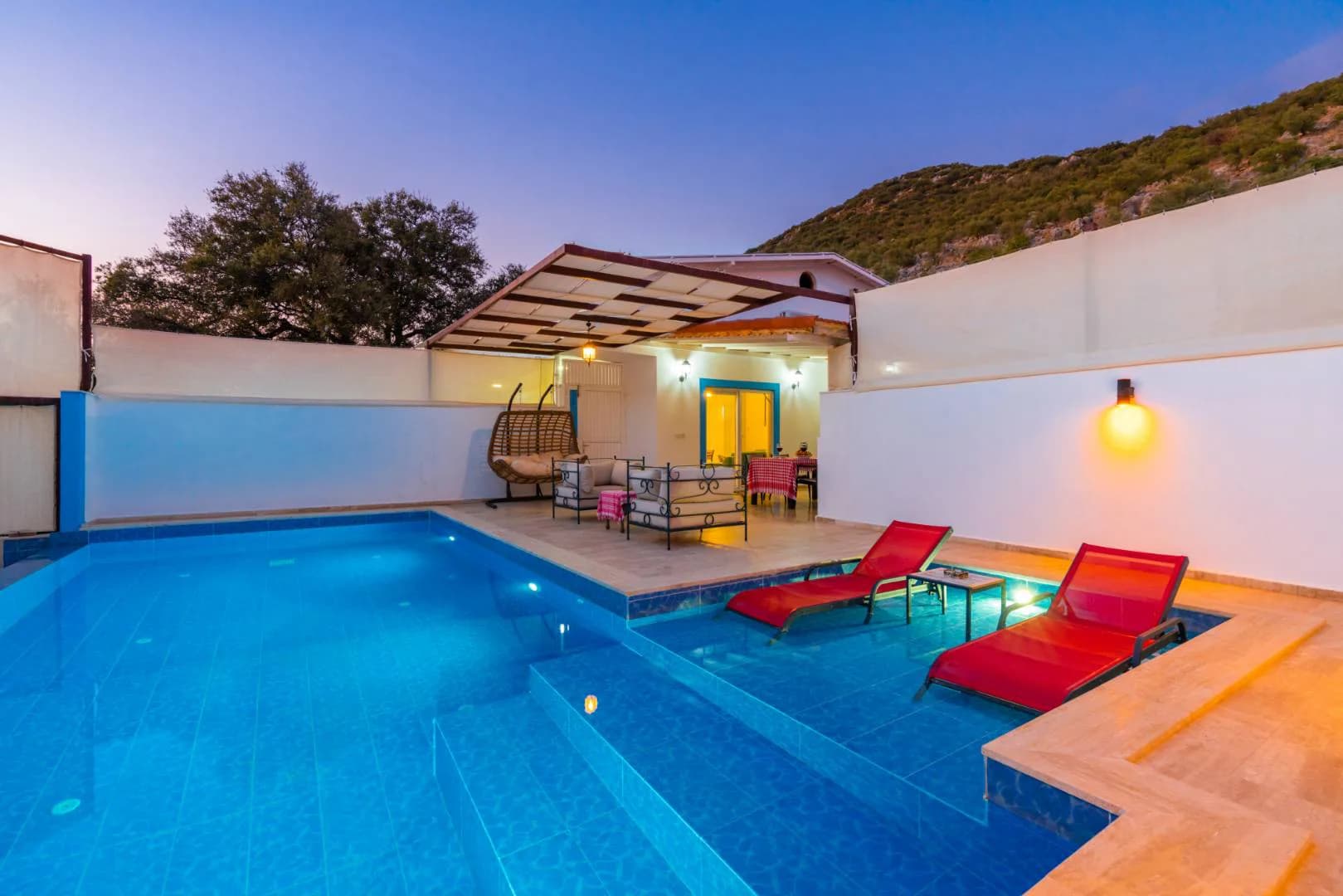 Kaş Bezirgan'da Minimalist Tasarımlı, Özel Havuzlu, Konforlu Villa görsel 2