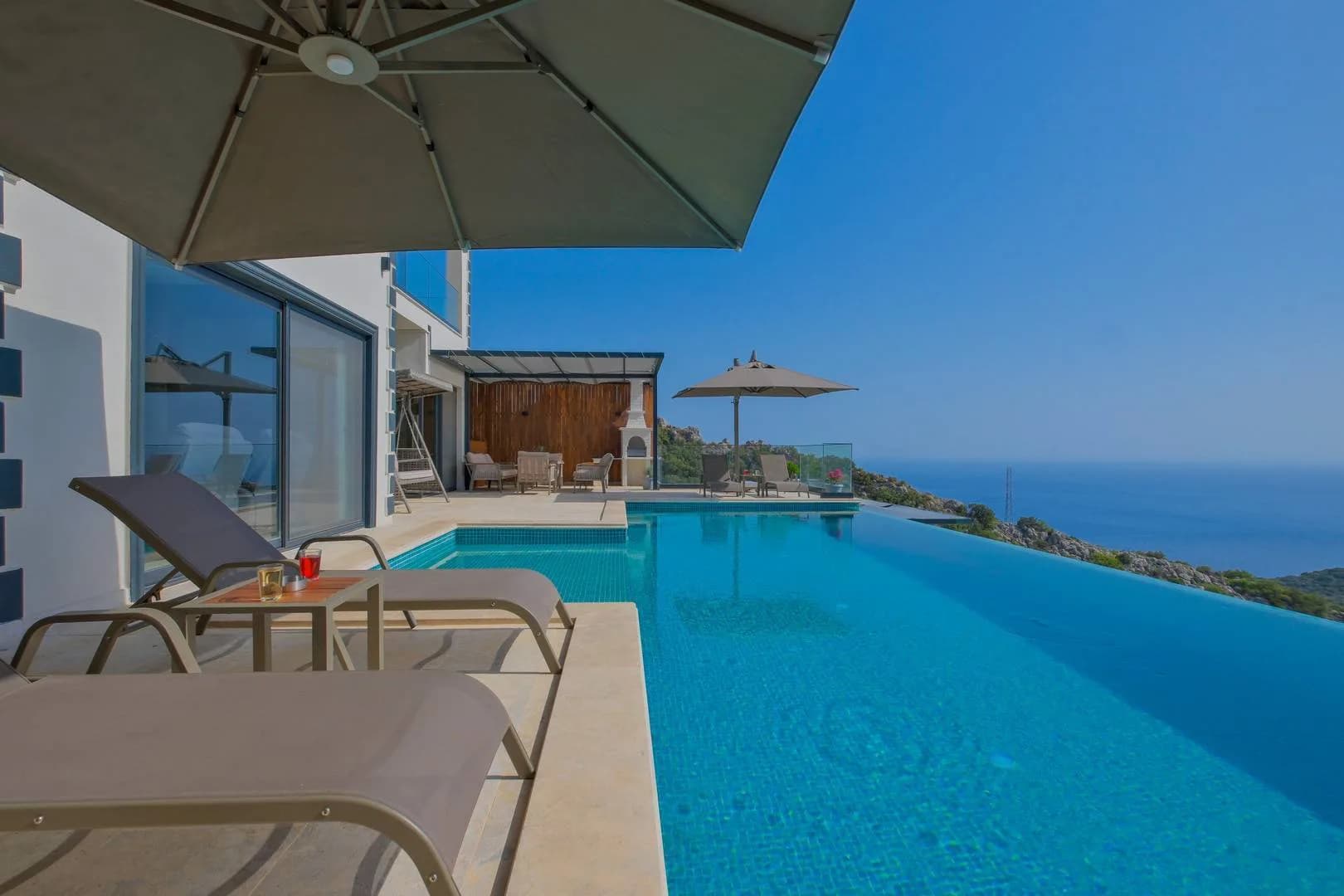Kaş Bezirgan'da Enfes Deniz Manzaralı, Özel Havuzlu, Lüks Villa görsel 3