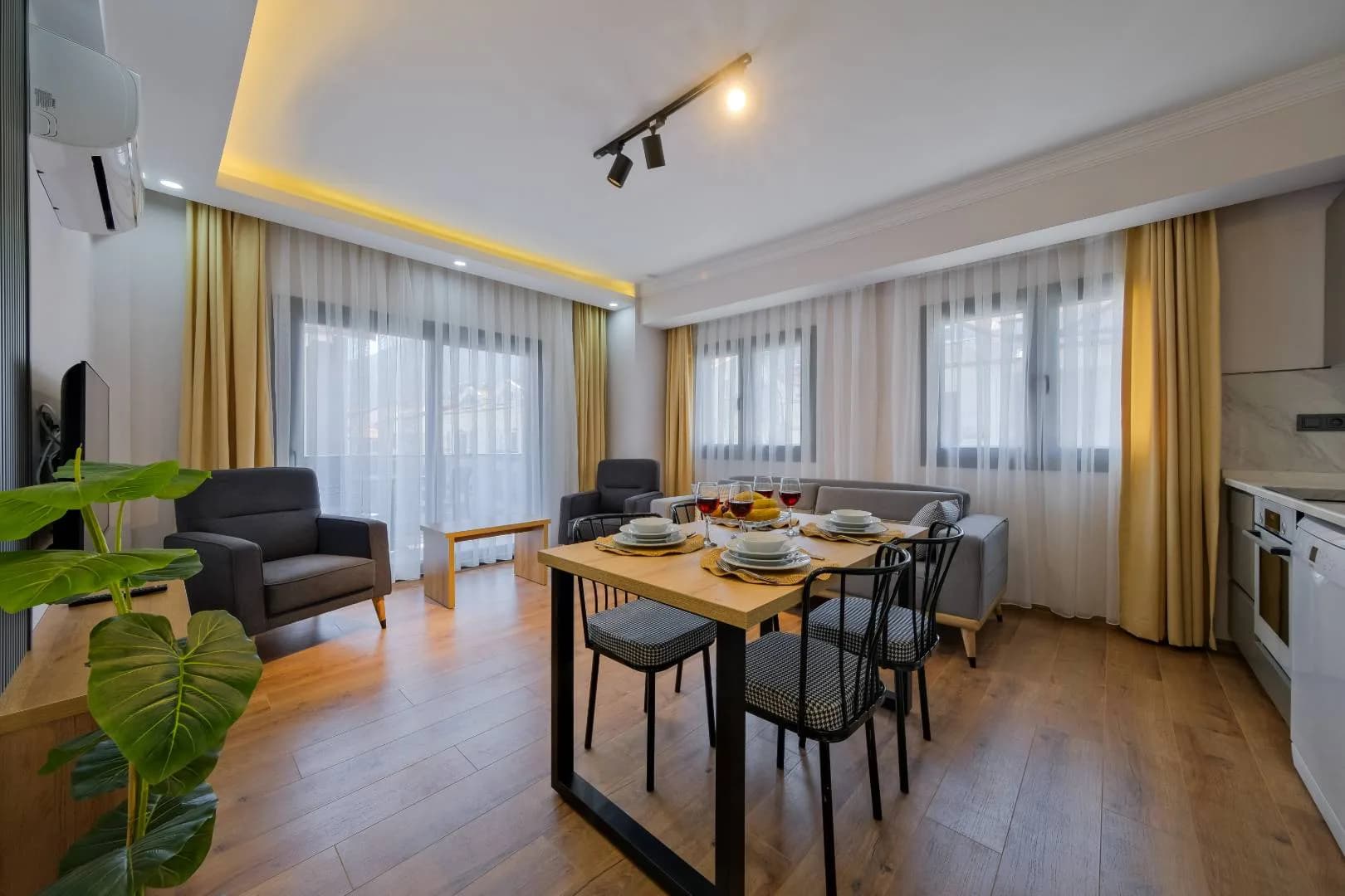 Fethiye Taşyaka'da Merkeze Yakın, 4 Kişilik, Konforlu Suit görsel 1