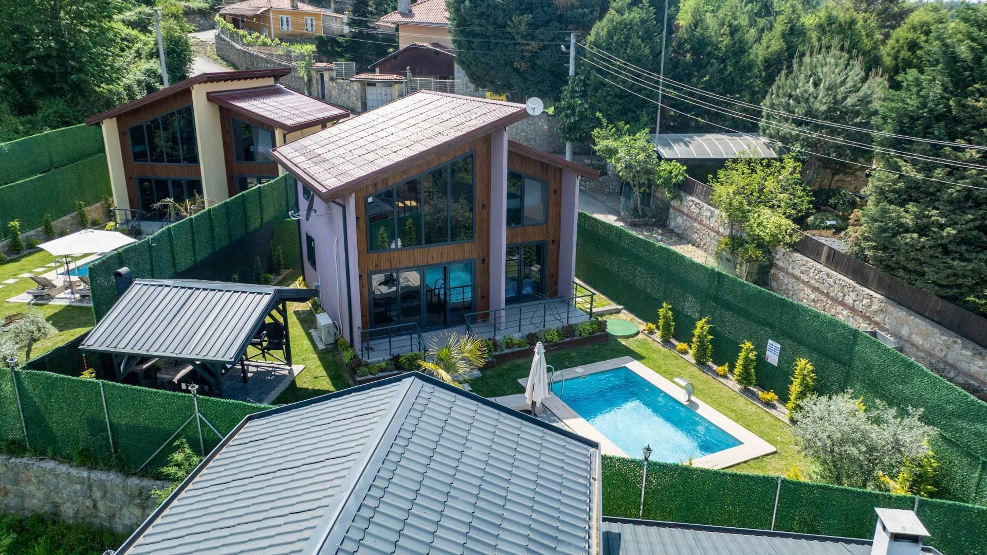 Sapanca Mahmudiye'de Huzurlu Doğada, Isıtmalı Havuzlu, Ahşap Villa görsel 1