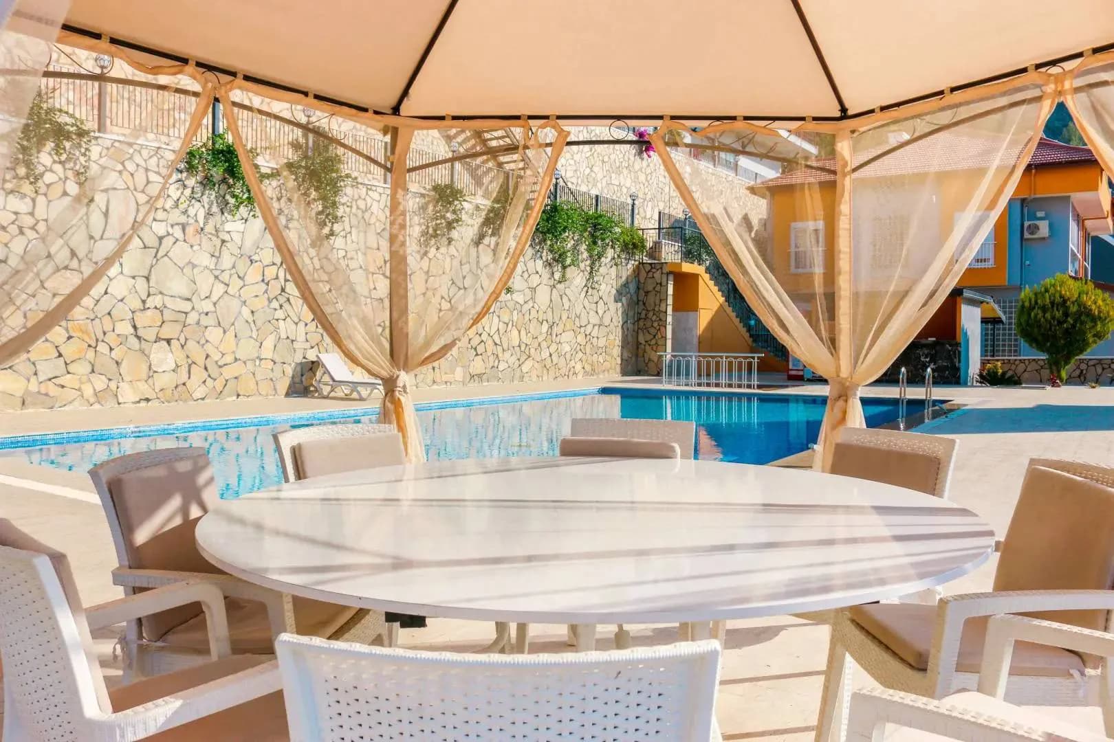 Alanya Bektaş'ta Tesis İçerisinde, Ortak Havuzlu, 3+1 Kiralık Suite görsel 1